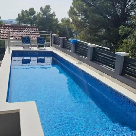Villa Spacious With Outdoor Swimming Pool In Trogir