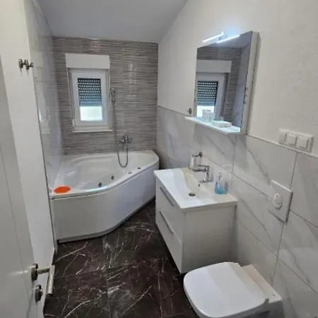 Spacious With Outdoor Swimming Pool In Vila