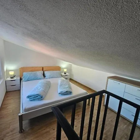 Spacious With Outdoor Swimming Pool In Vila *