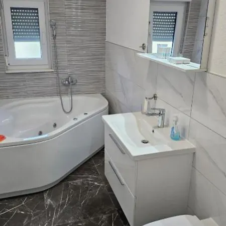 Spacious With Outdoor Swimming Pool In Vila