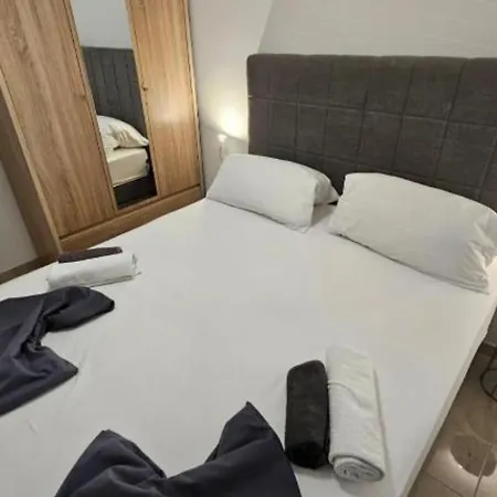 Vila Spacious With Outdoor Swimming Pool In *