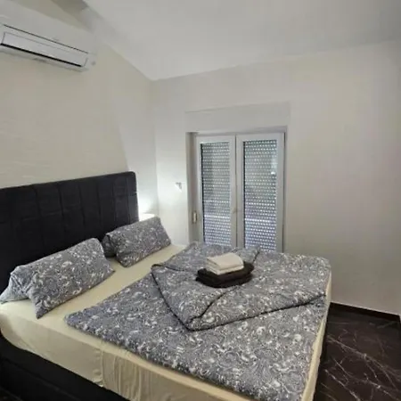 Spacious With Outdoor Swimming Pool In Villa Trogir