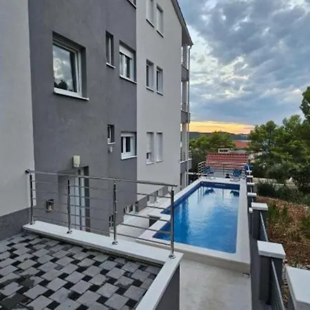 Villa Spacious With Outdoor Swimming Pool In Trogir